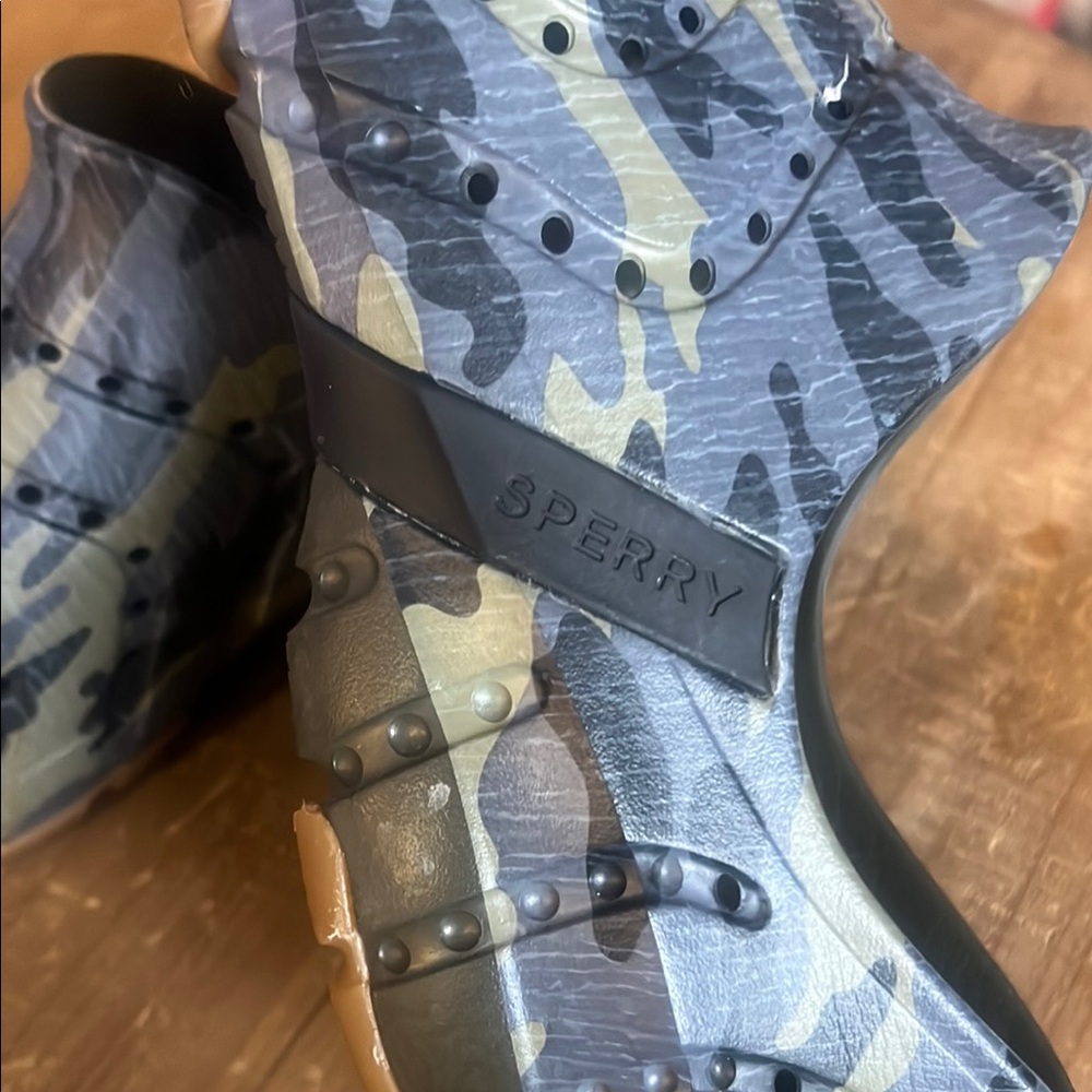 Camouflage Pattern Slip-On Clogs - Picture 6 of 6